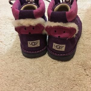 Little girls size 9 purple Lil Bear UGGs